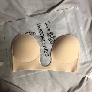 Deep plunge push-up backless bra